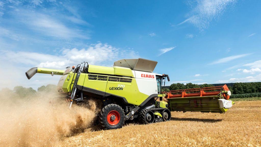 combine-harvester-in-wheat-field-in-germany-33719617 A CLAAS LEXION combine harvesting wheat in Höxter, Germany.
